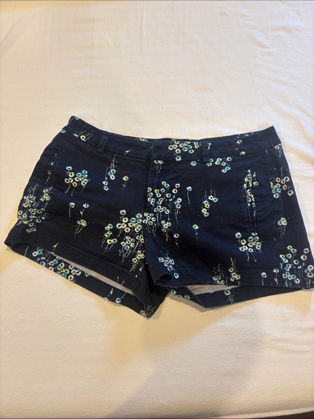 Women's Navy Floral Twill Shorts